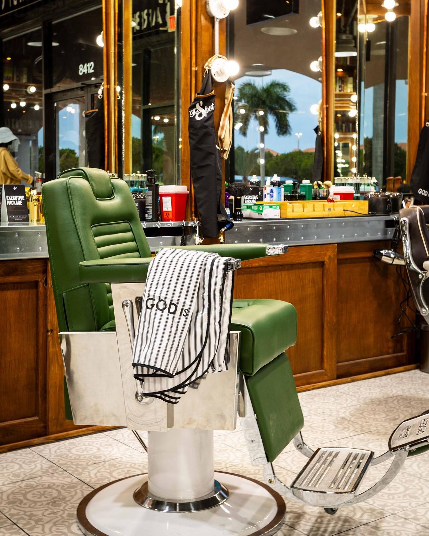 Inside The Spot Barbershop Aventura Town Center